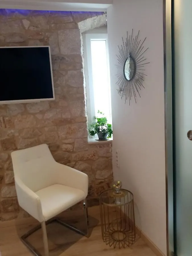Guest house Apartments & Rooms Trogir Stars Free Parking
