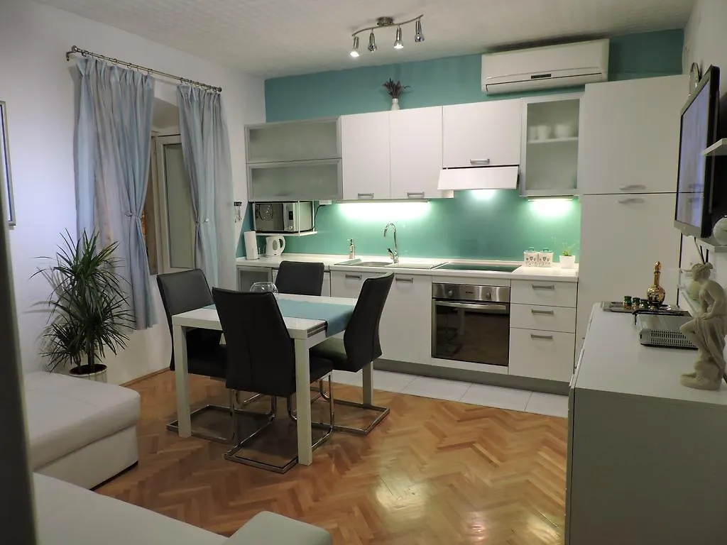Apartments & Rooms Trogir Stars Free Parking Croatia