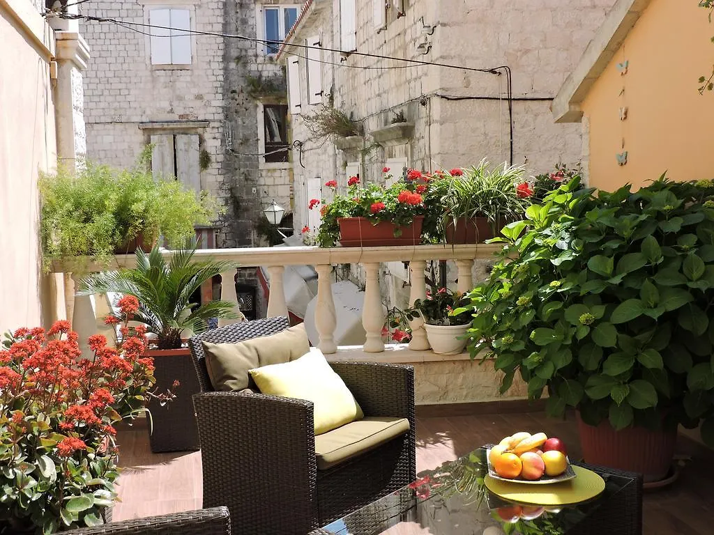 Apartments & Rooms Trogir Stars Free Parking Guest house