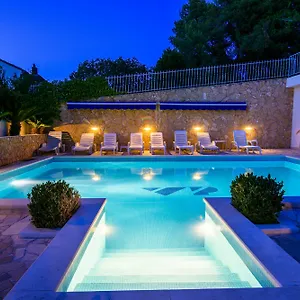 Bed & Breakfast Boutique Paula, Okrug Gornji