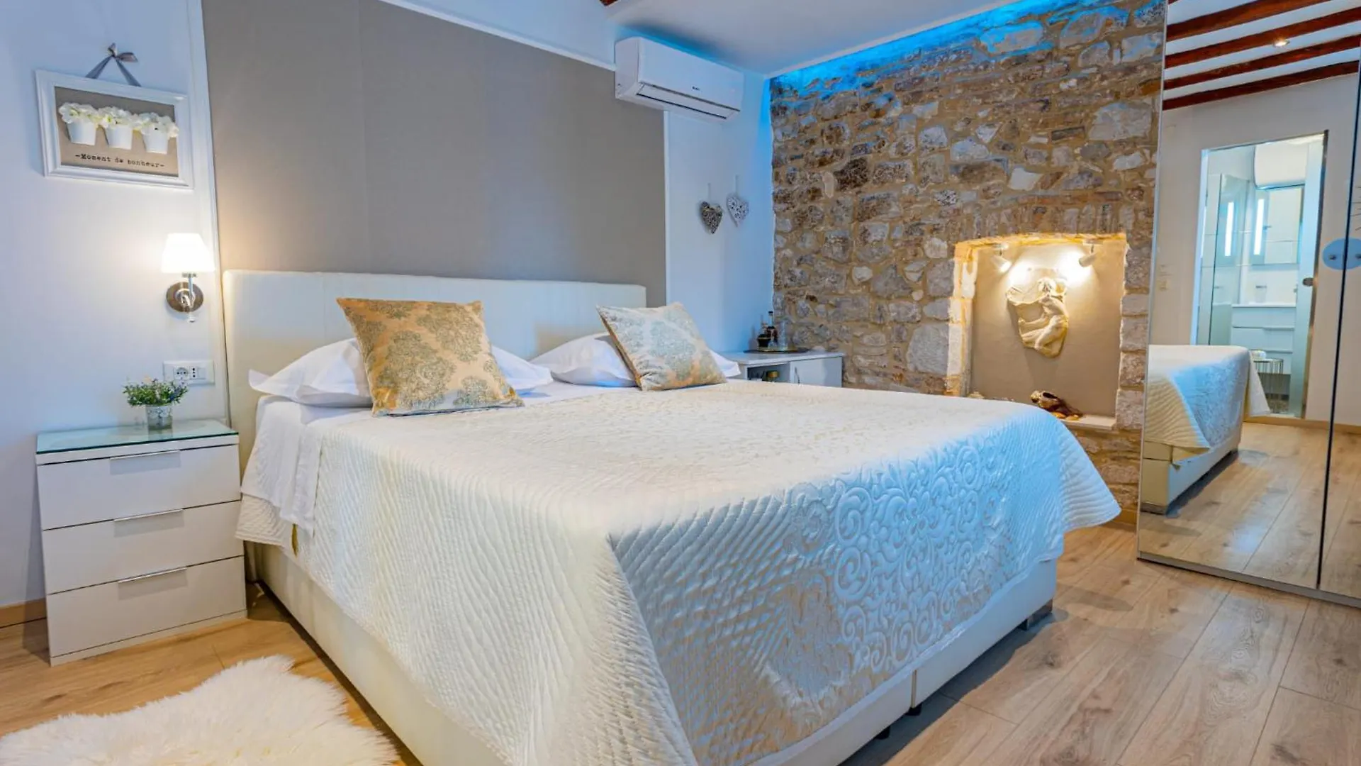 Old Town Villa Trogir Stars With Free Parking Kroatië