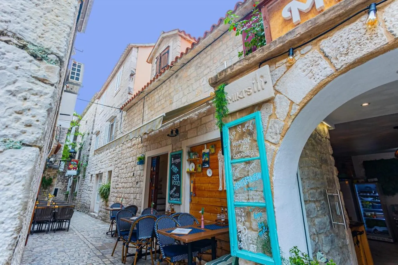 Old Town Villa Trogir Stars With Free Parking Gasthuis
