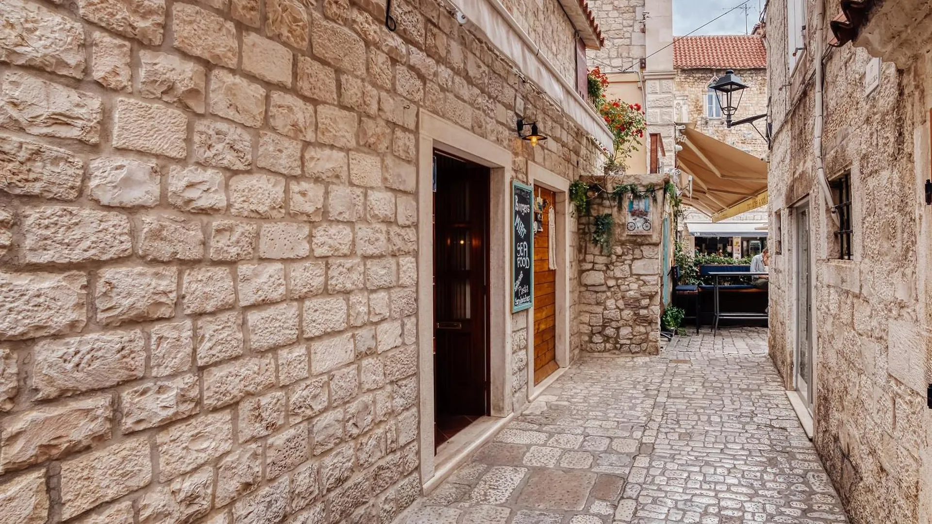 Old Town Villa Trogir Stars With Free Parking Gasthuis