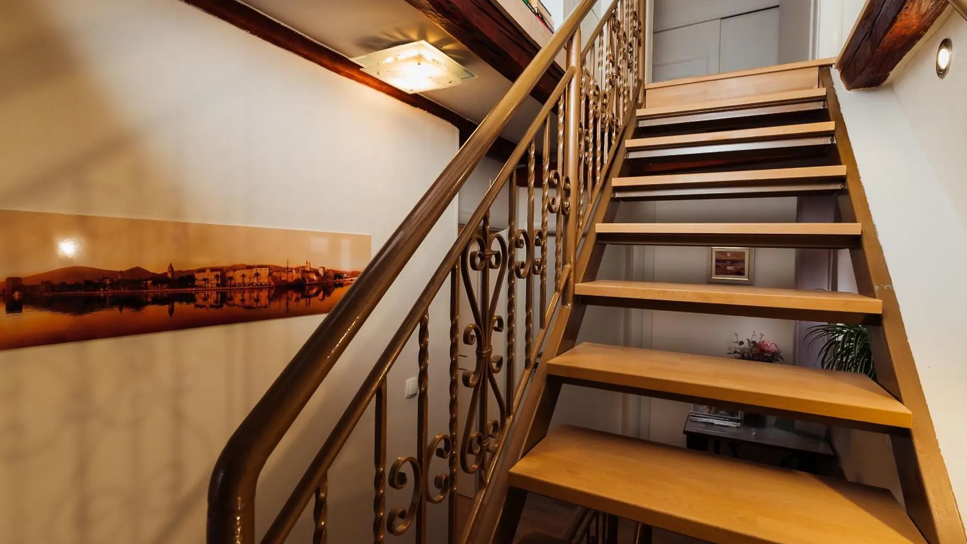 Old Town Villa Trogir Stars With Free Parking Gasthuis