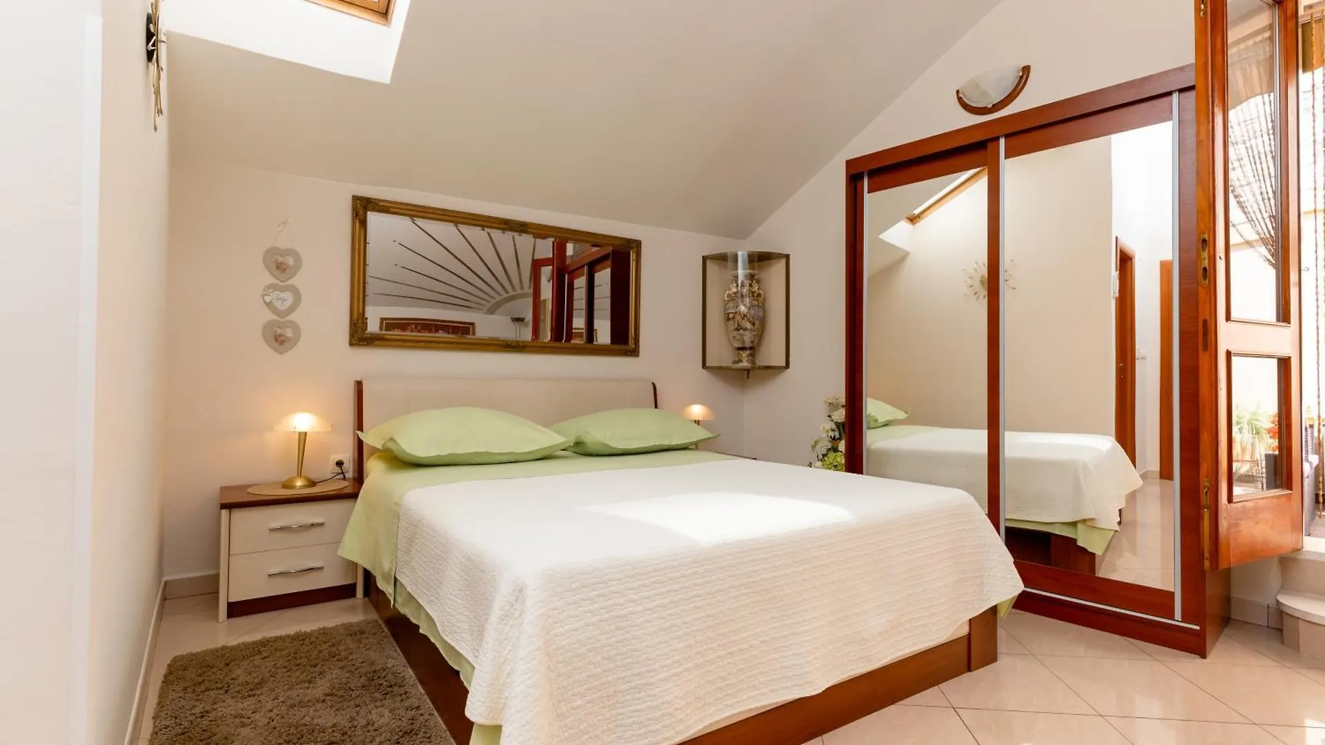 Old Town Villa Trogir Stars With Free Parking 4*,