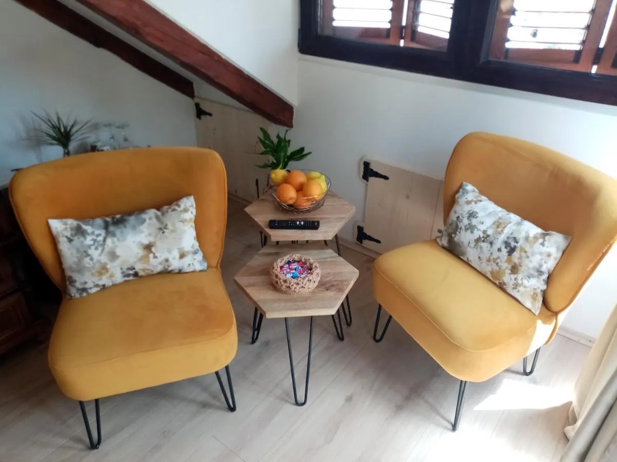 בית הארחה Apartments & Rooms Trogir Stars Free Parking