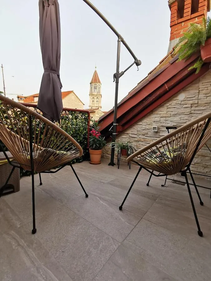 **** בית הארחה Apartments & Rooms Trogir Stars Free Parking קרואטיה