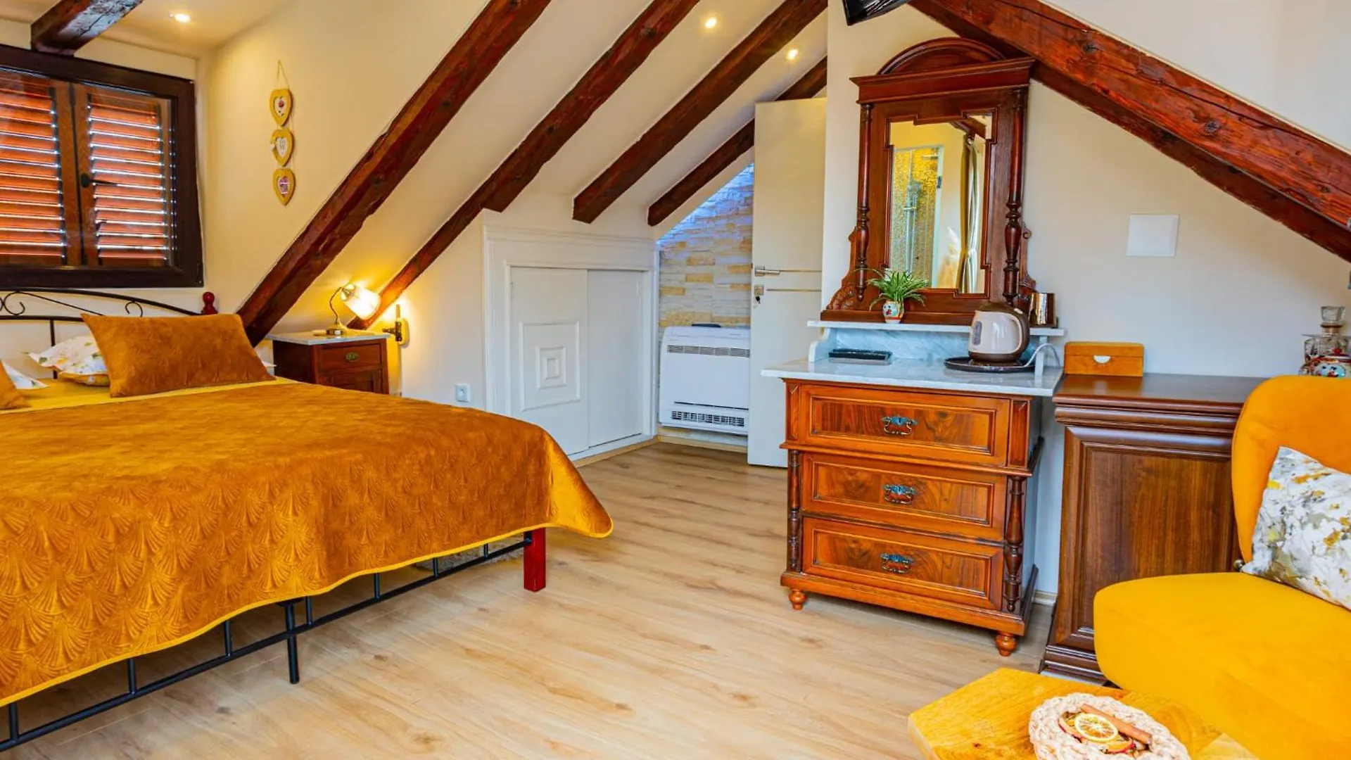 בית הארחה Apartments & Rooms Trogir Stars Free Parking