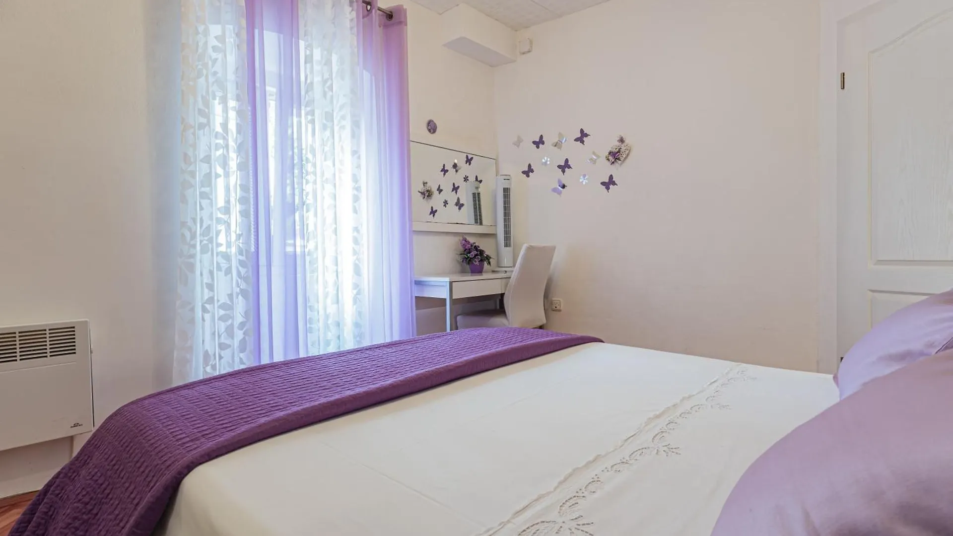 בית הארחה Apartments & Rooms Trogir Stars Free Parking