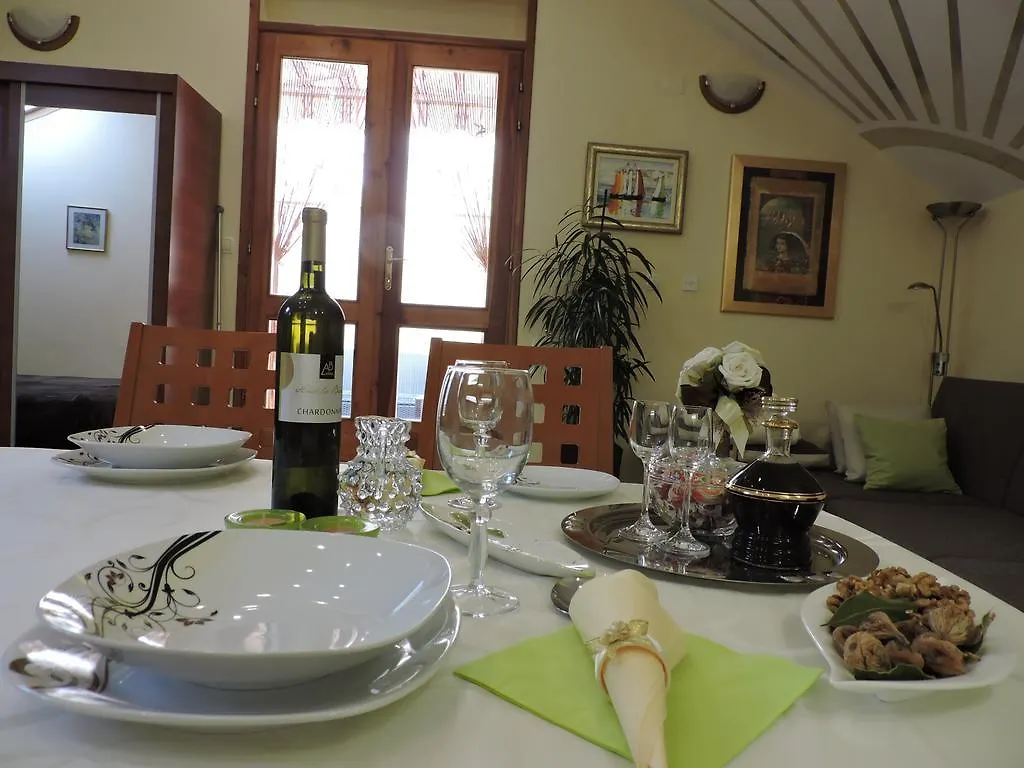 Apartments & Rooms Trogir Stars Free Parking